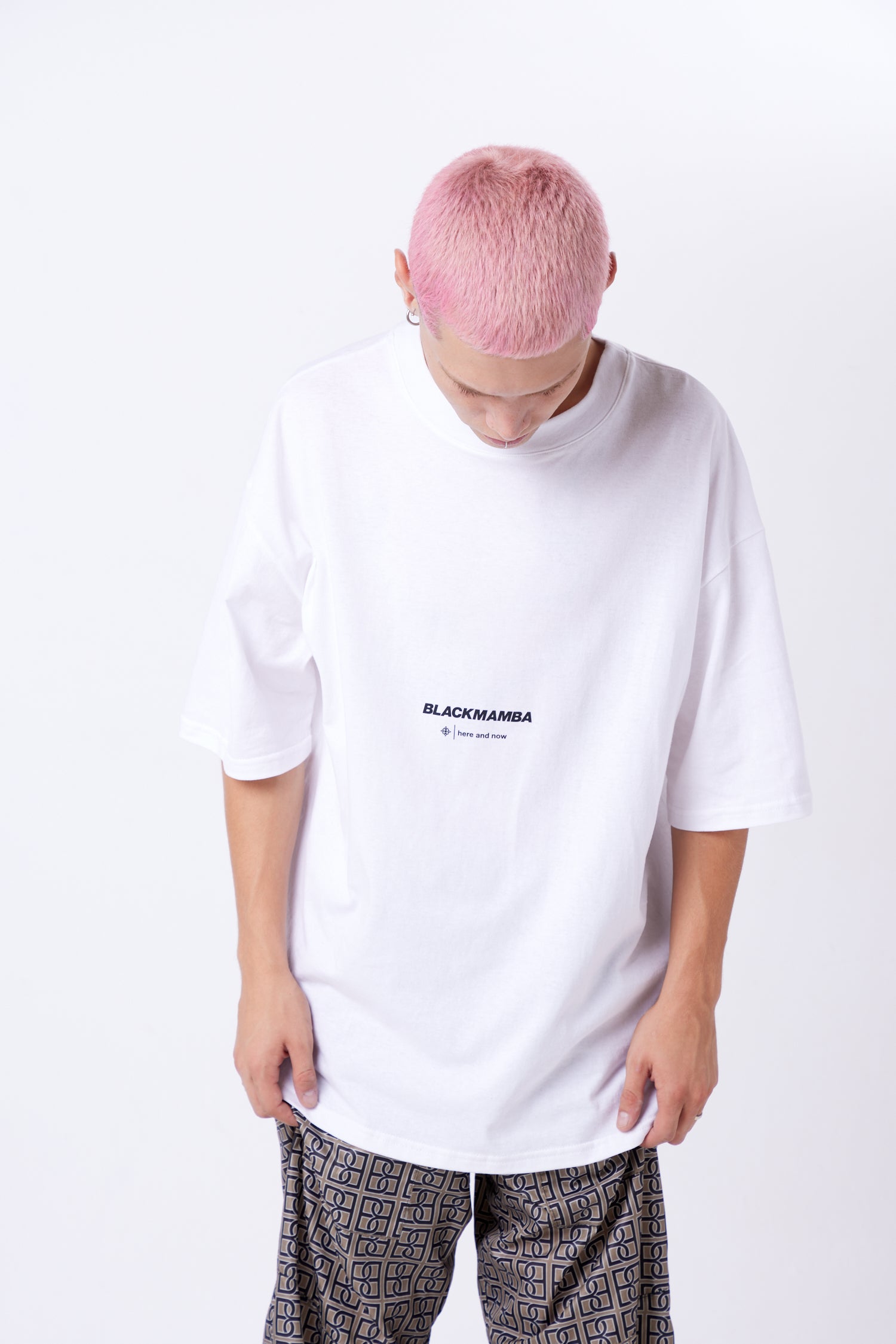 PLAYERA OVERSIZED HERE AND NOW WHITE